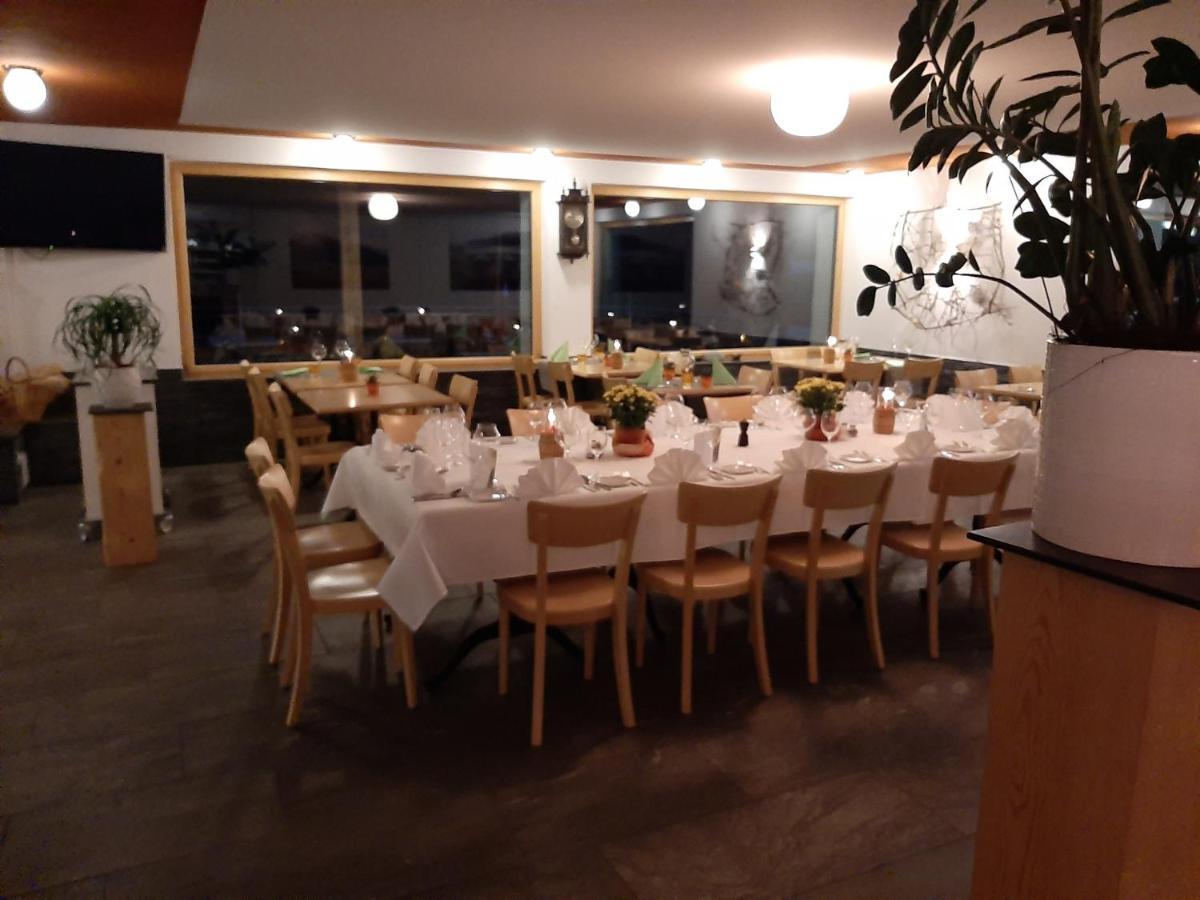 Hotel Avers Am Bach Екстериор снимка